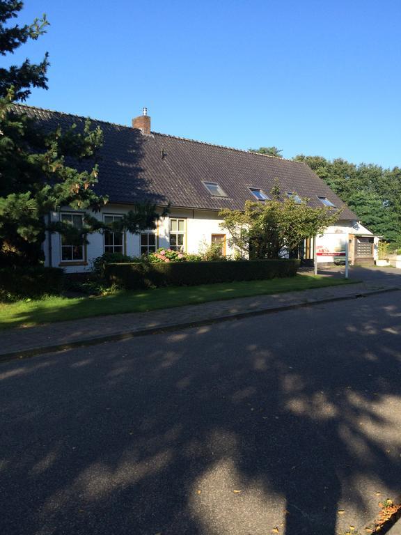 B&B De Laarhoeve Waalre Bagian luar foto